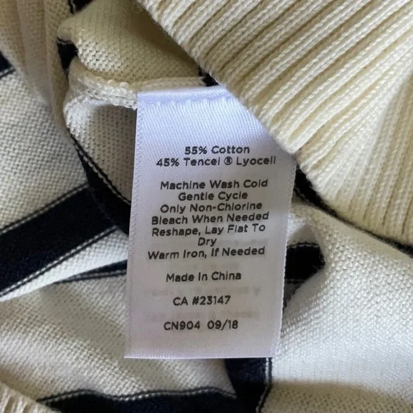 Talbots Colorblock Sweater Navy Blue and Ecru Size M - Picture 7 of 7